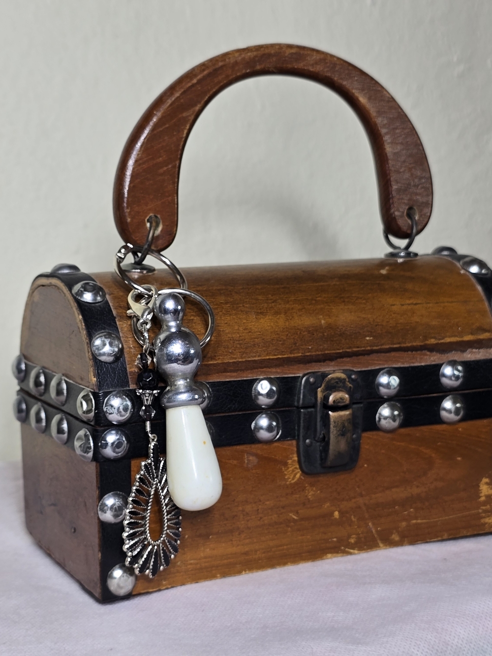 Encore Vintage Wooden Box Handbag Brown Wood Black Leather Metal Studded 1960s - Picture 4 of 16